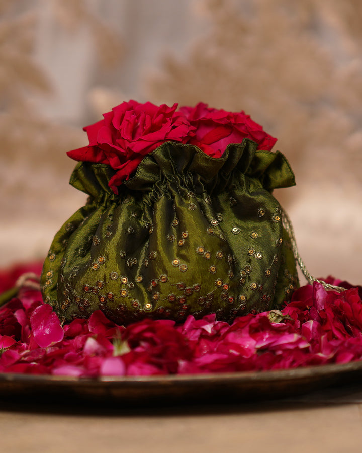 Ismat Phool Potli
